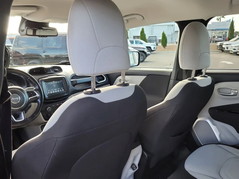 2018 Jeep Renegade - Image 10 of 12