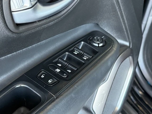 2018 Jeep Renegade - Image 17 of 21