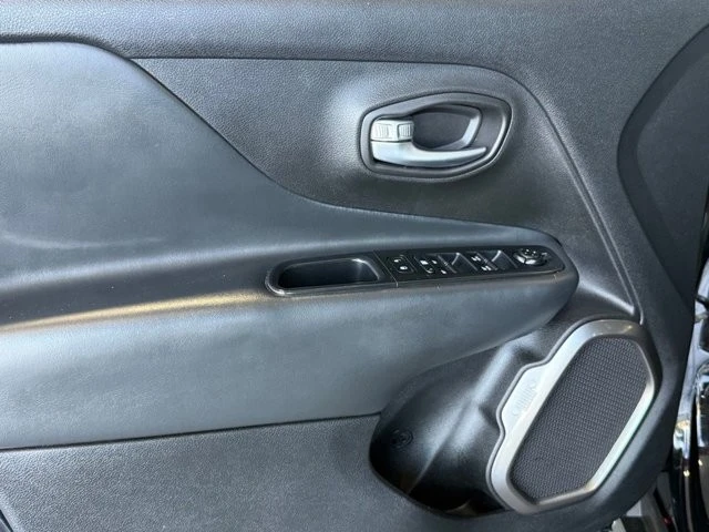 2018 Jeep Renegade - Image 16 of 21