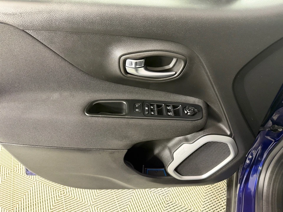 2018 Jeep Renegade - Image 11 of 21