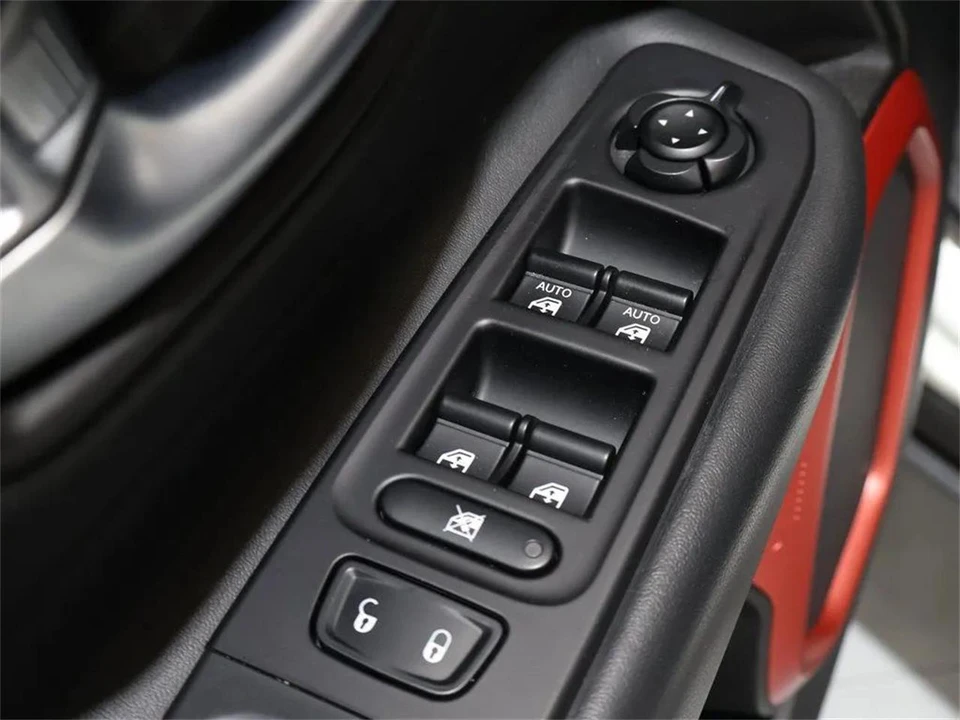 2018 Jeep Renegade - Image 11 of 31
