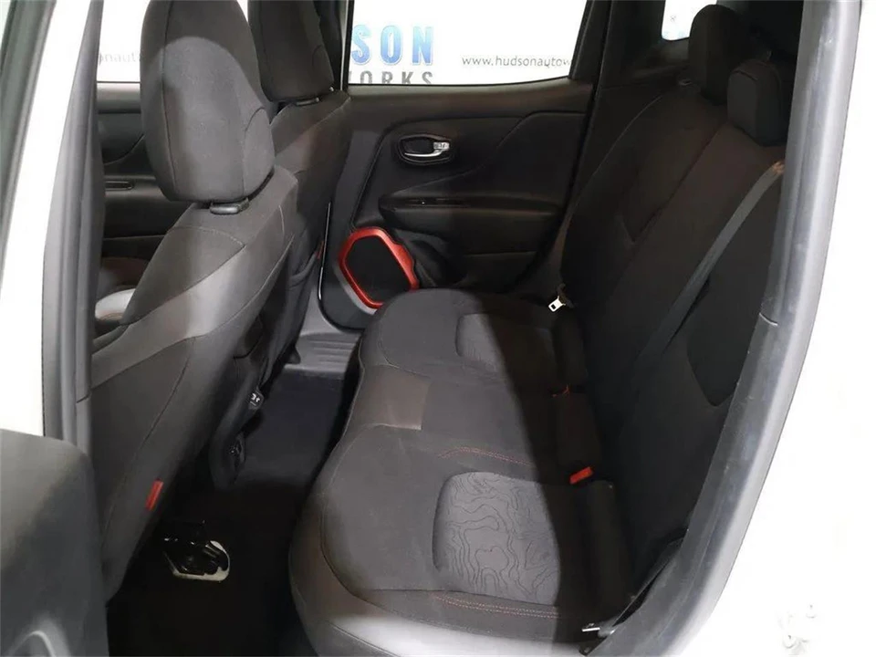 2018 Jeep Renegade - Image 24 of 31