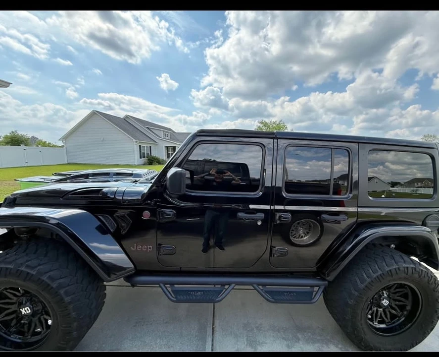 2018 Jeep JL Wrangler - Image 2 of 11