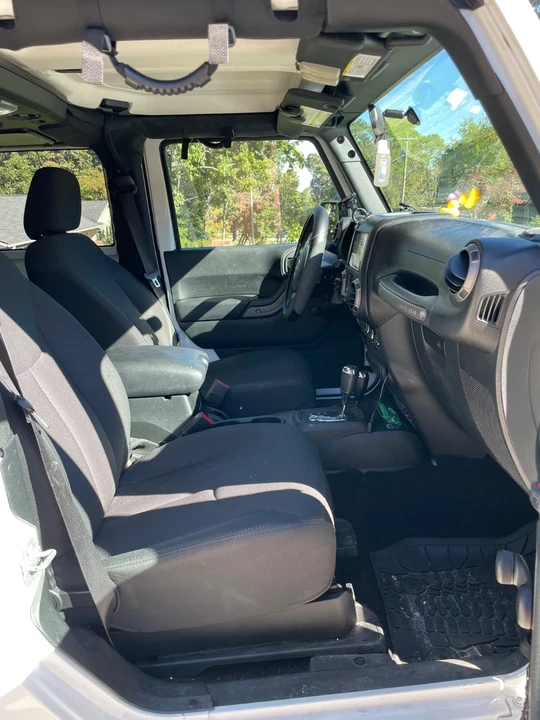 2018 Jeep Wrangler - Image 11 of 13