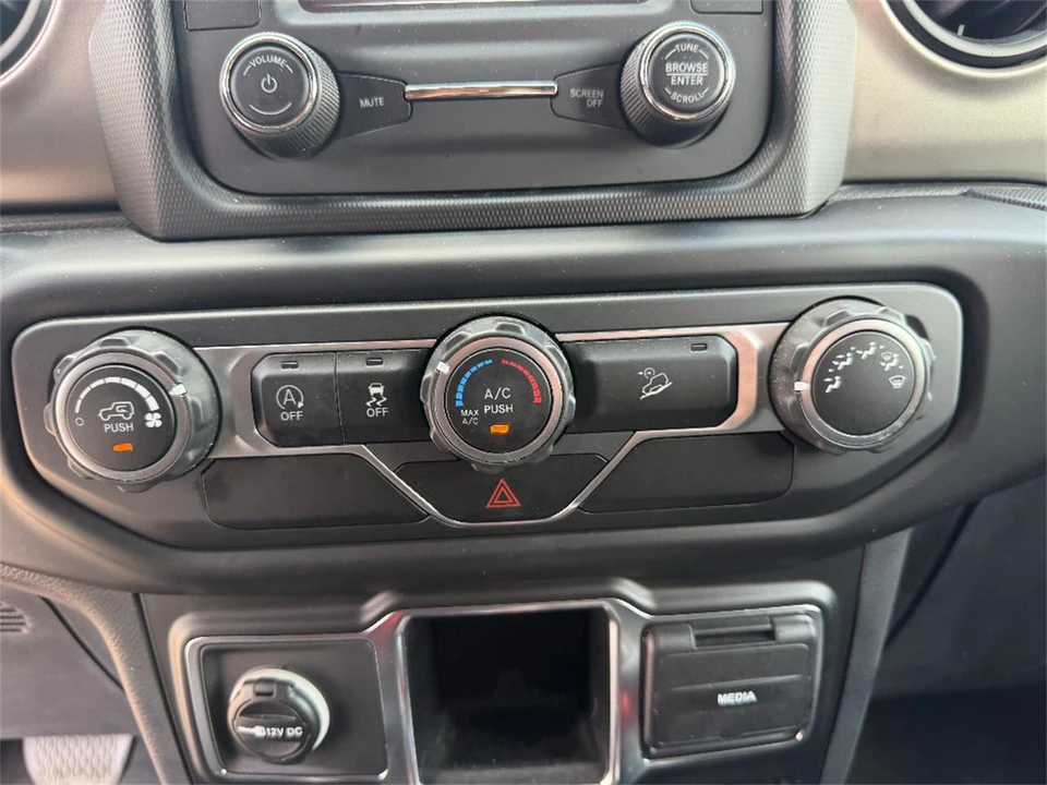 2018 Jeep JK Wrangler - Image 30 of 31