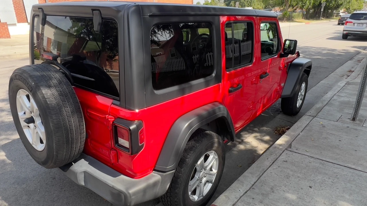 2018 Jeep Wrangler - Image 13 of 18