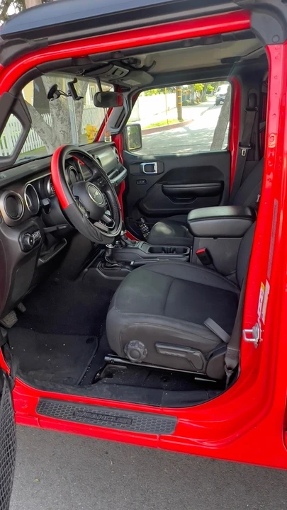 2018 Jeep Wrangler - Image 14 of 18