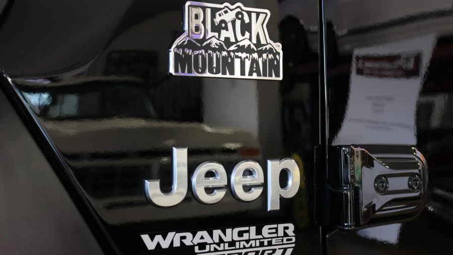 2018 Jeep Wrangler - Image 9 of 12