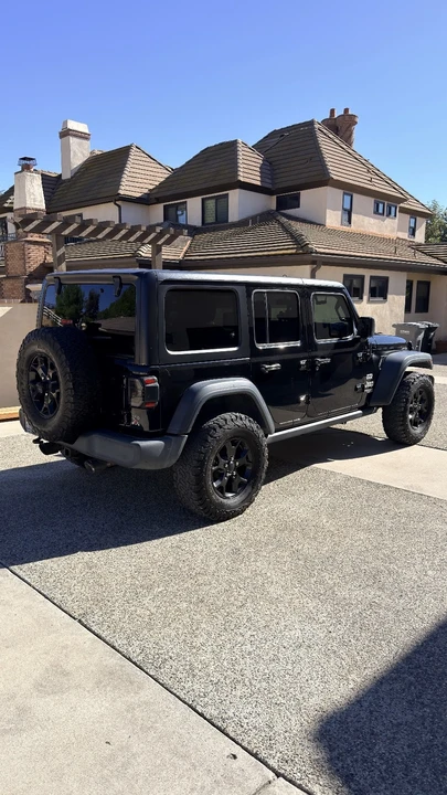 2018 Jeep JL Wrangler - Image 18 of 19