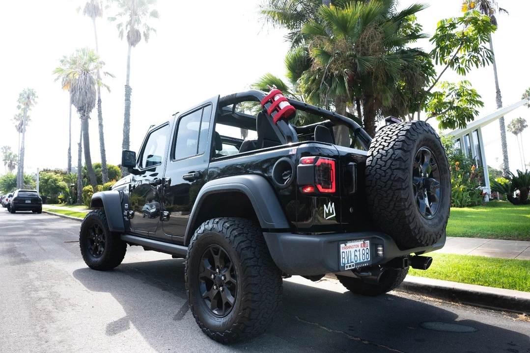 2018 Jeep JL Wrangler - Image 3 of 19