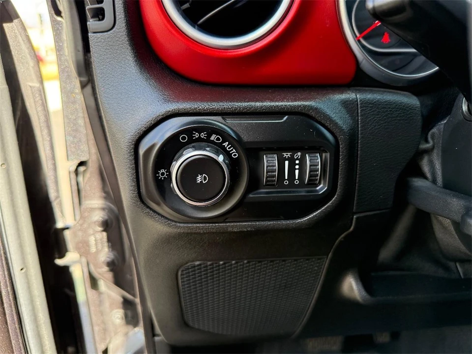 2018 Jeep JK Wrangler - Image 20 of 28