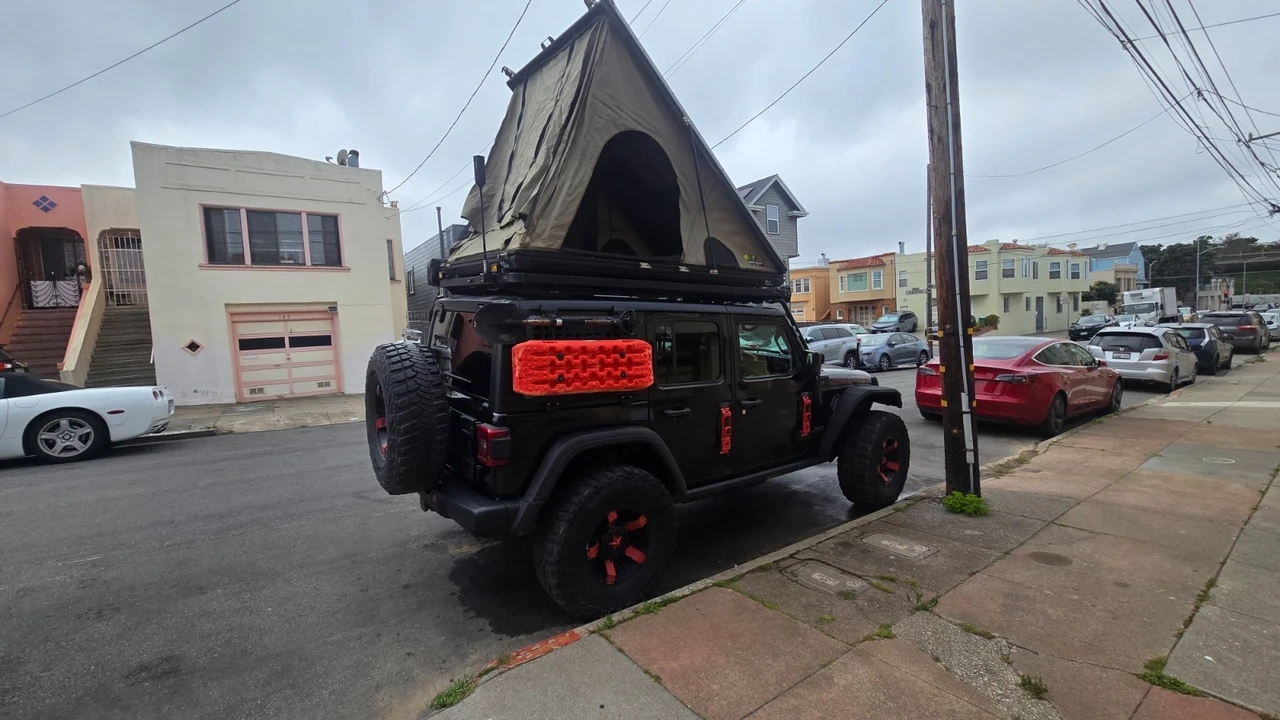 2018 Jeep JL Wrangler - Image 4 of 21