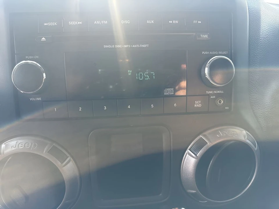 2018 Jeep - Image 16 of 25