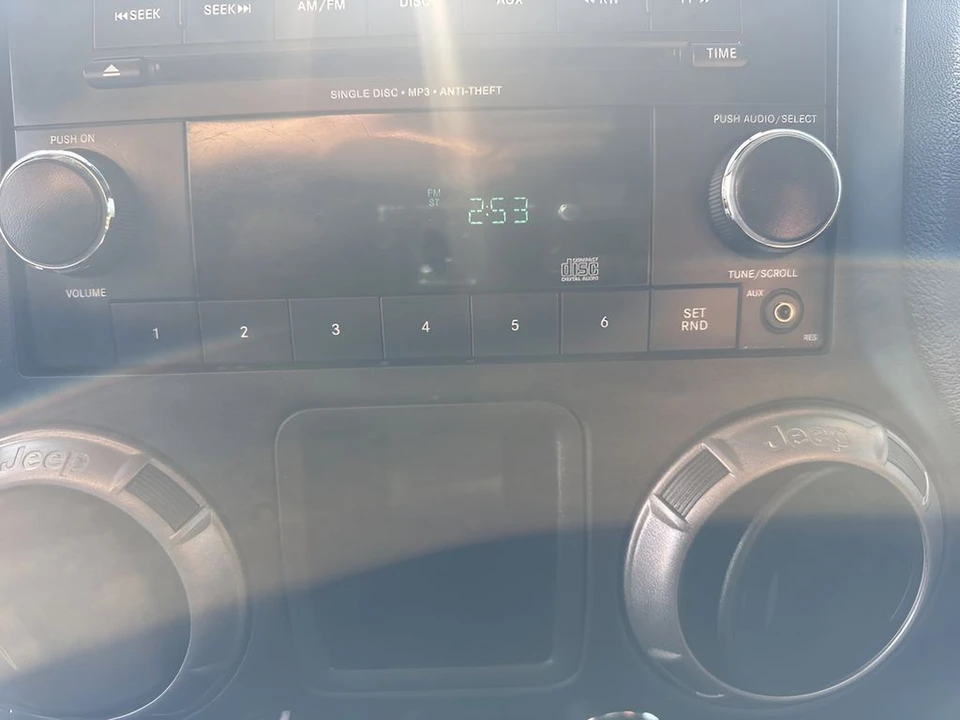 2018 Jeep - Image 17 of 25