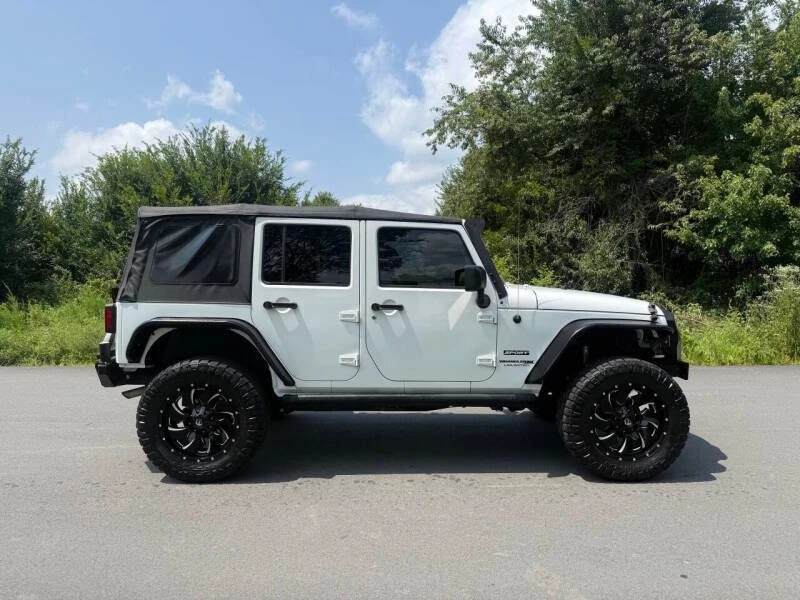 2018 Jeep JK Wrangler - Image 8 of 17
