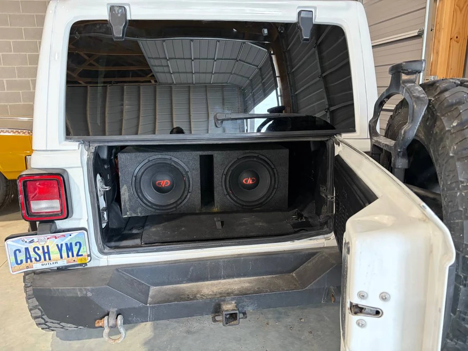 2018 Jeep JL Wrangler - Image 18 of 20