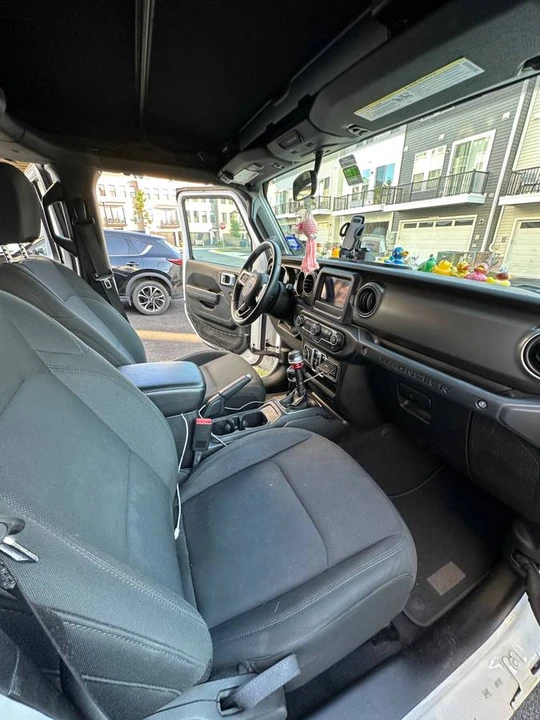 2018 Jeep JL Wrangler - Image 19 of 22
