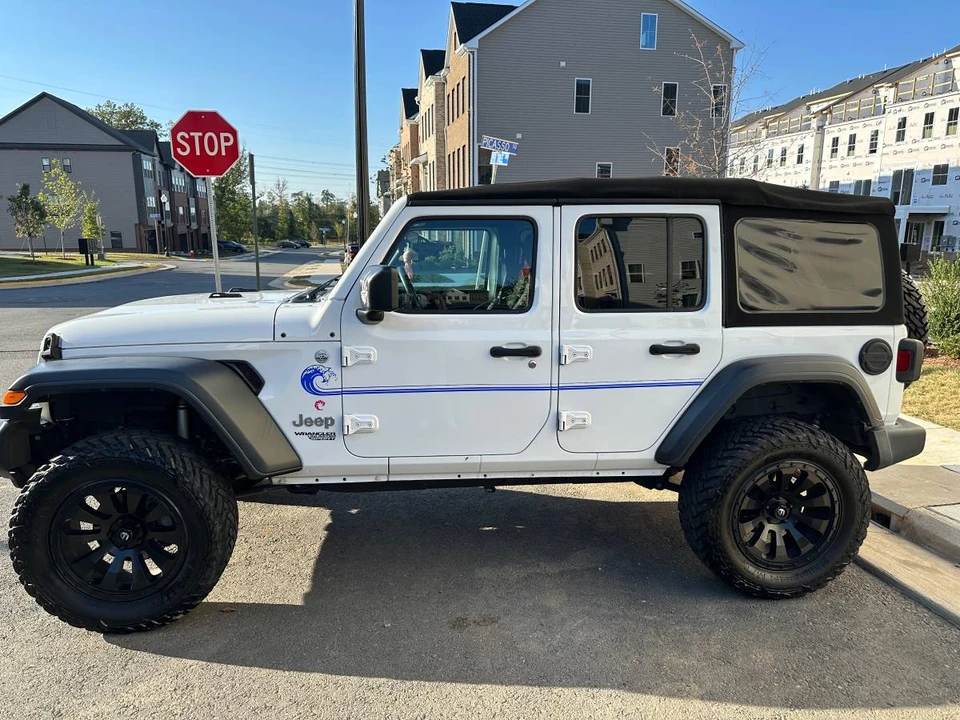 2018 Jeep JL Wrangler - Image 3 of 22