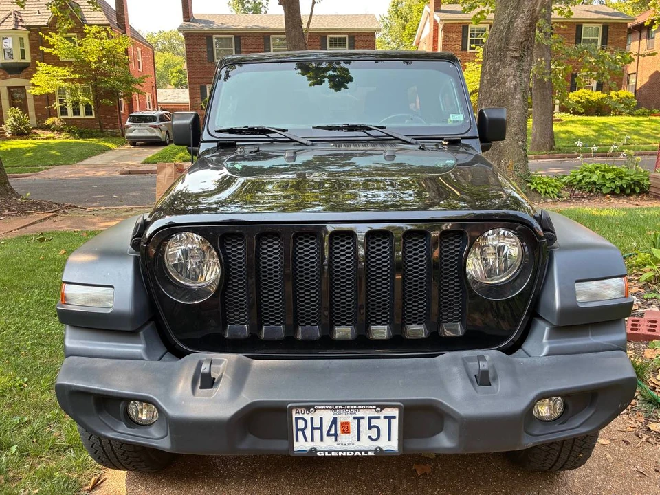 2018 Jeep JL Wrangler - Image 3 of 5