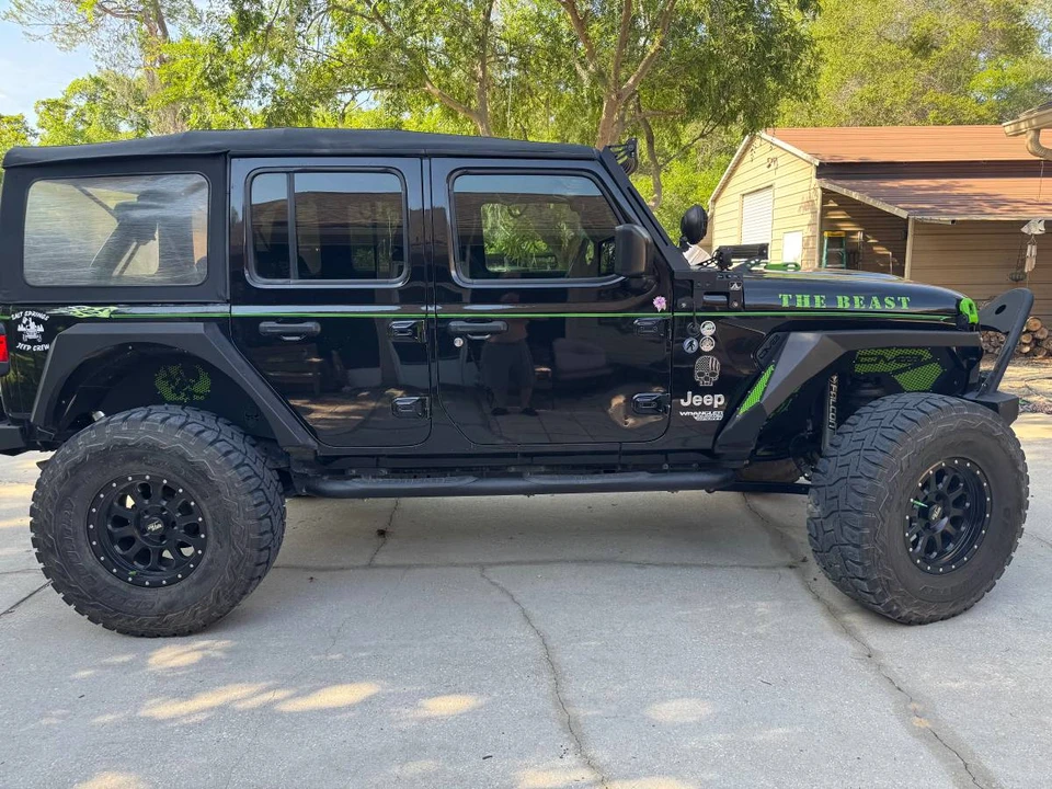 2018 Jeep JL Wrangler - Image 18 of 18