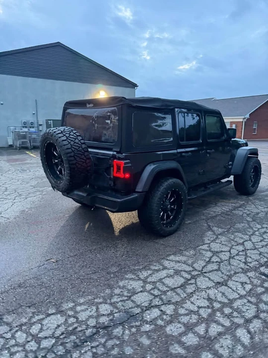 2018 Jeep JK Wrangler - Image 6 of 17