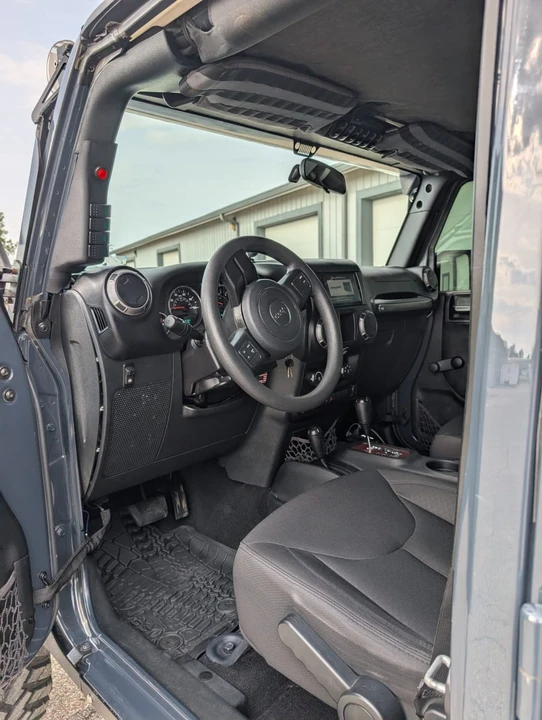2018 Jeep Wrangler - Image 8 of 16