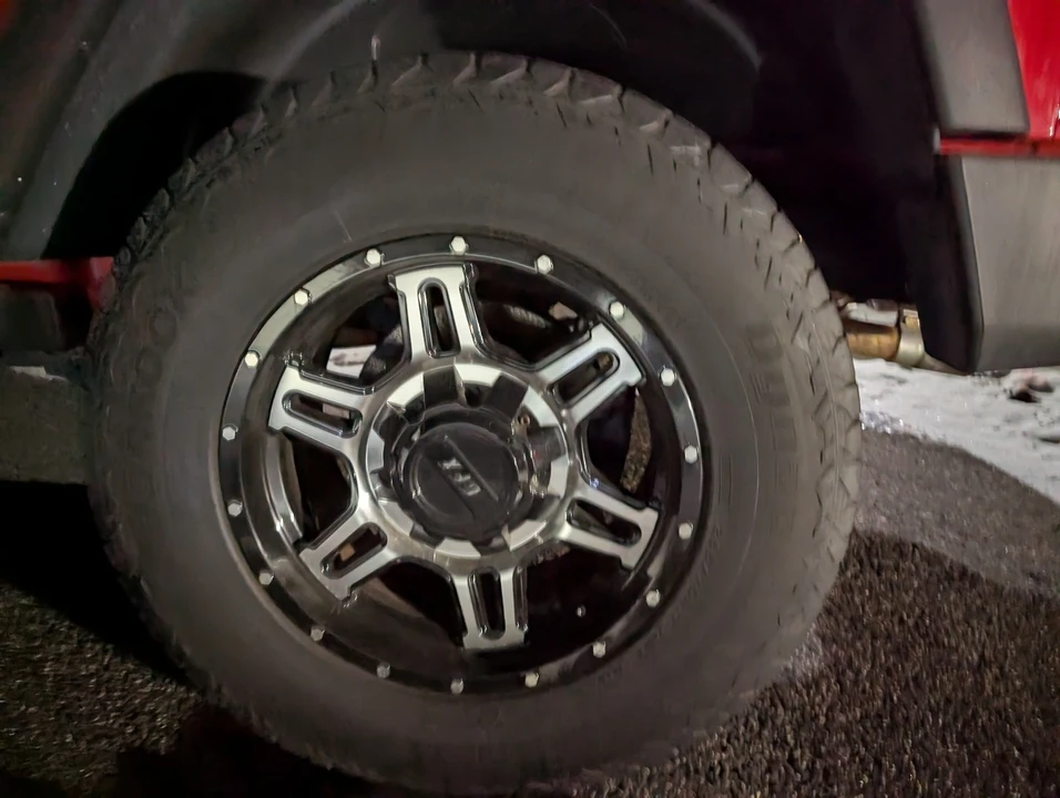 2018 Jeep JL Wrangler - Image 6 of 18