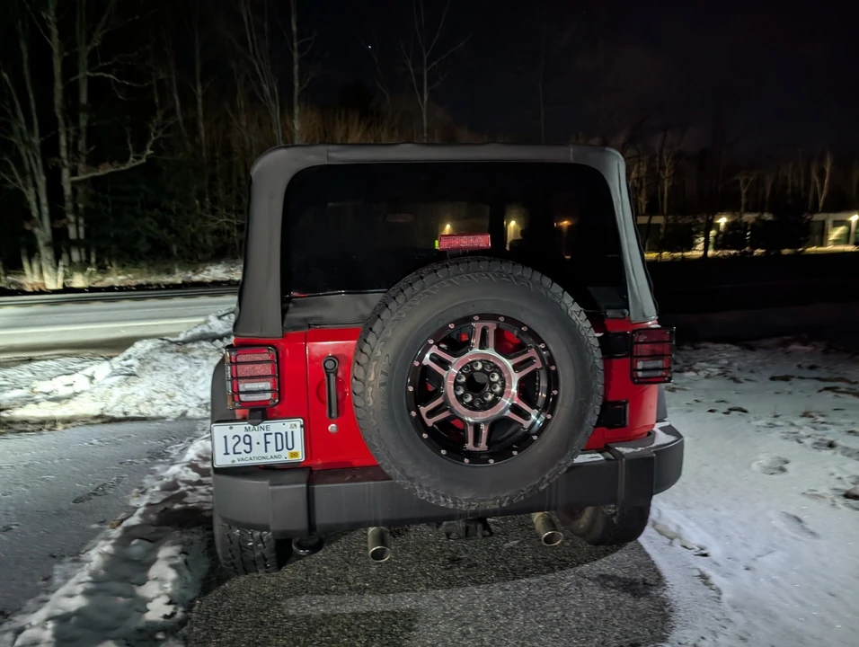 2018 Jeep JL Wrangler - Image 17 of 18