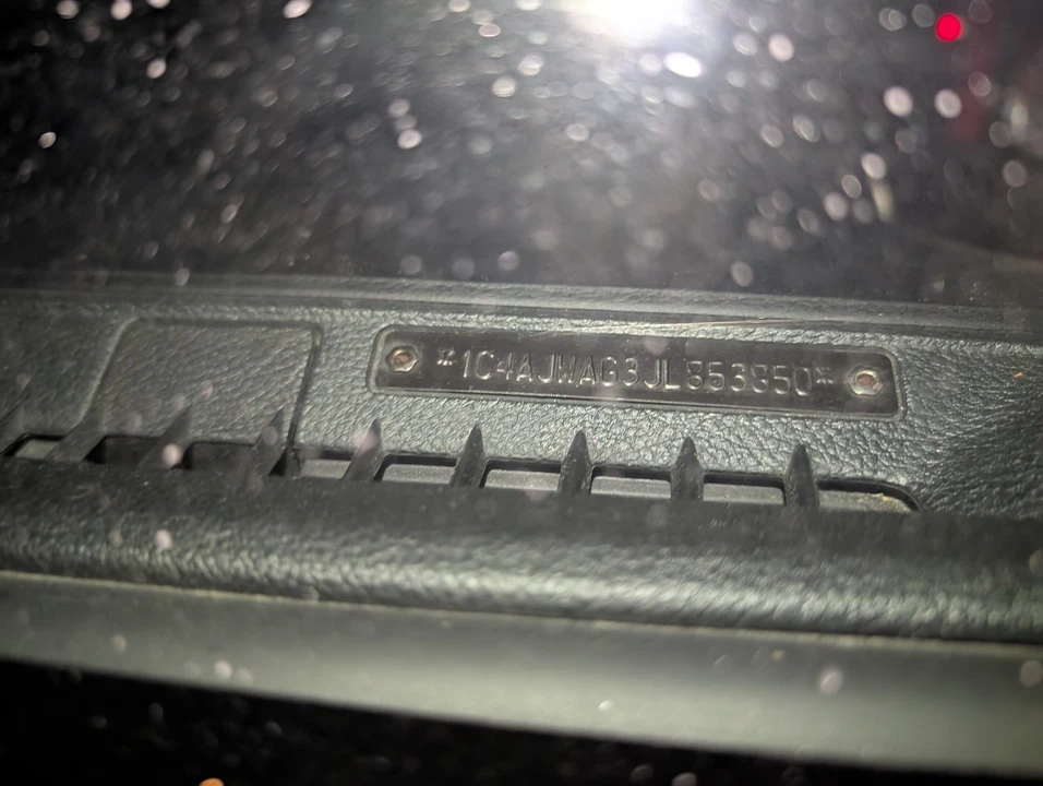 2018 Jeep JL Wrangler - Image 3 of 18