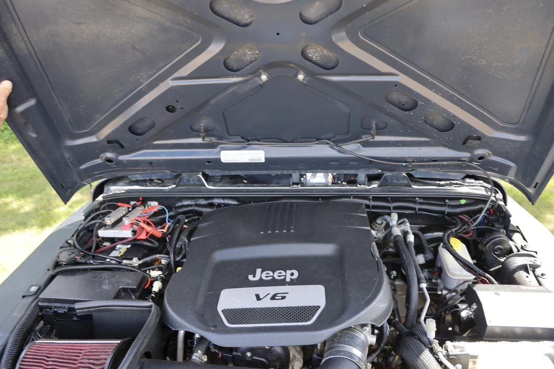 2018 Jeep Wrangler - Image 15 of 20