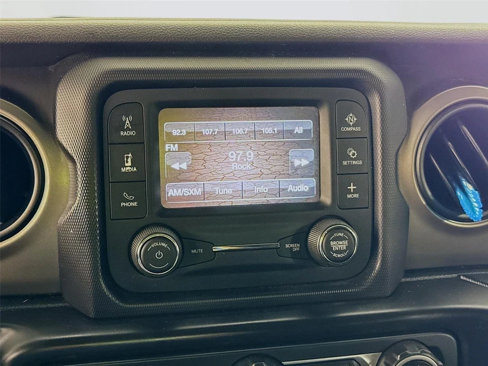 2018 Jeep JL Wrangler - Image 15 of 21
