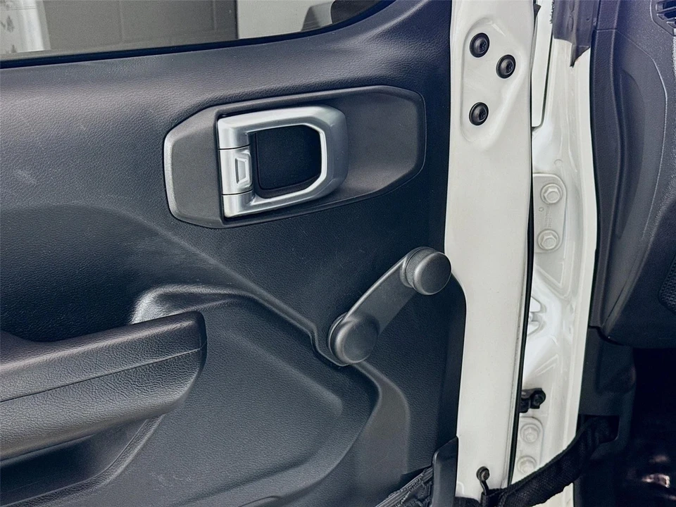 2018 Jeep JL Wrangler - Image 18 of 21