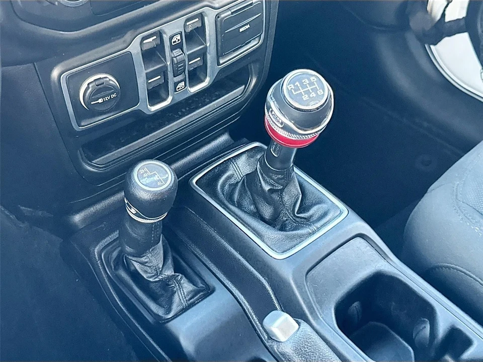 2018 Jeep JL Wrangler - Image 17 of 21