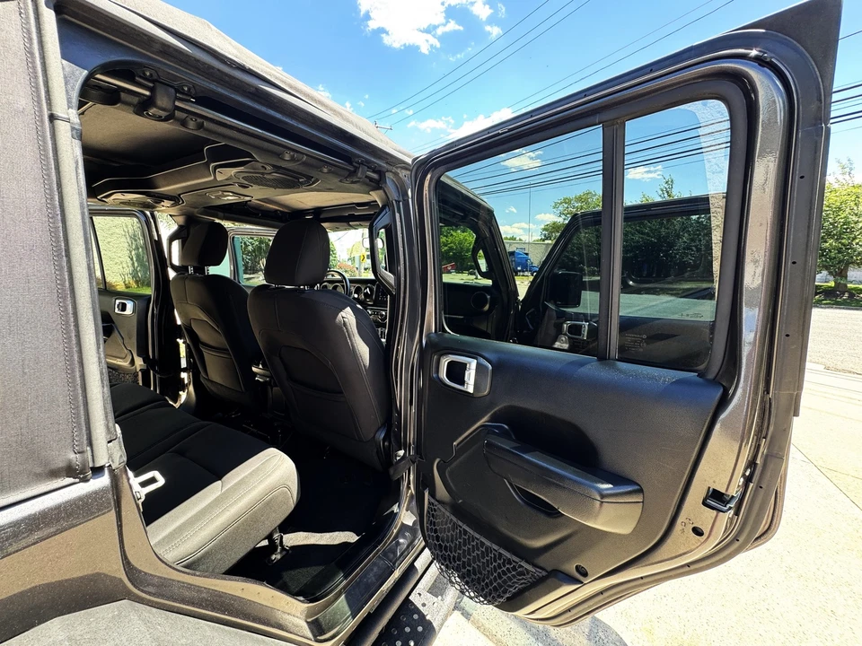 2018 Jeep Wrangler - Image 13 of 31