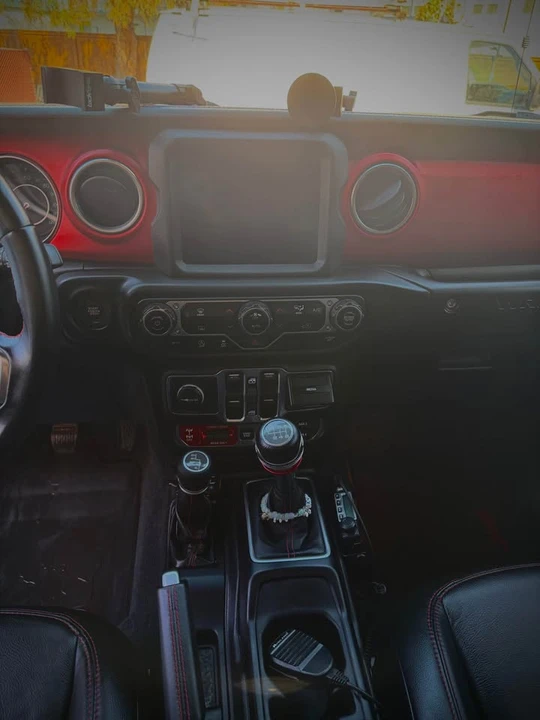 2018 Jeep Wrangler - Image 10 of 20