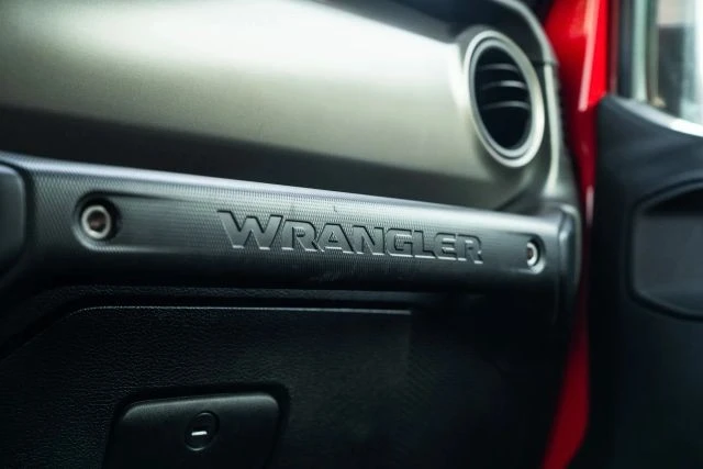 2018 Jeep JL Wrangler - Image 30 of 31