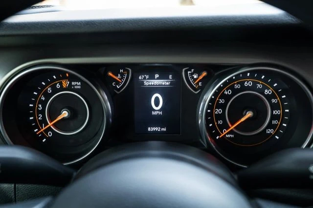 2018 Jeep JL Wrangler - Image 28 of 31