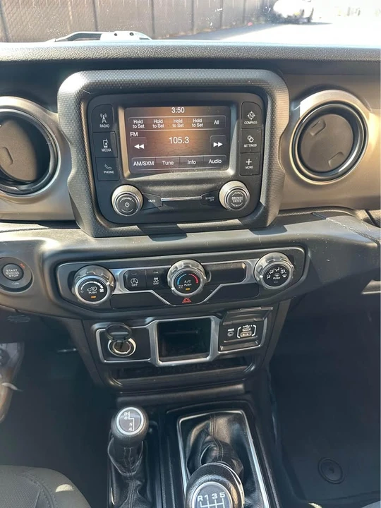 2018 Jeep JK Wrangler - Image 18 of 19