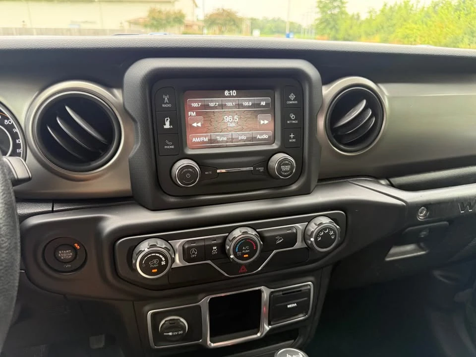 2018 Jeep JK Wrangler - Image 19 of 20