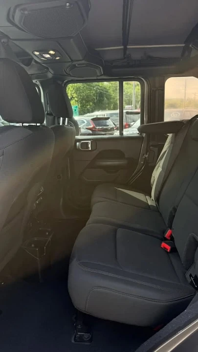 2018 Jeep JK Wrangler - Image 14 of 20