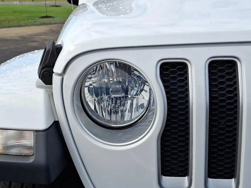 2018 Jeep JL Wrangler - Image 9 of 12