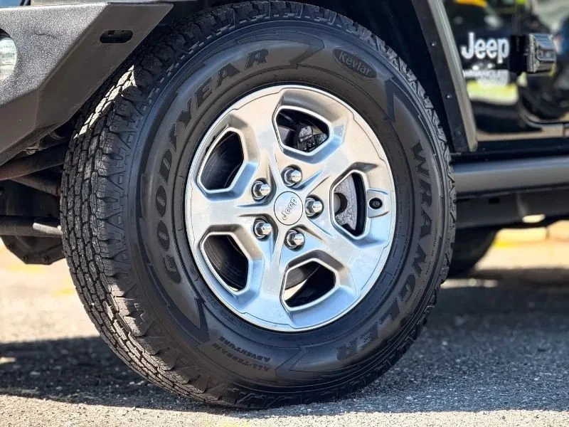 2018 Jeep JL Wrangler - Image 9 of 12