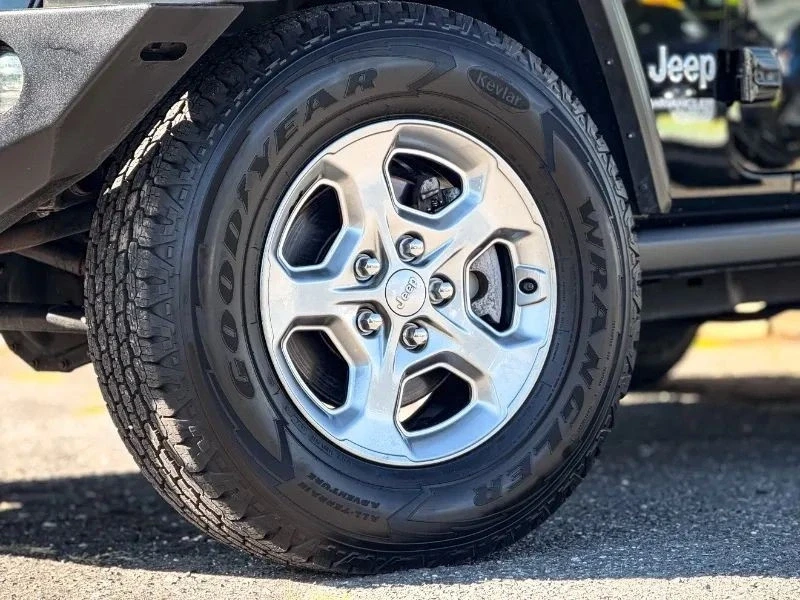 2018 Jeep JL Wrangler - Image 9 of 12