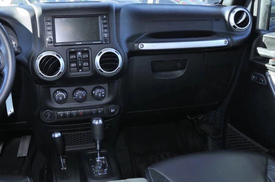 2018 Jeep JL Wrangler - Image 18 of 19