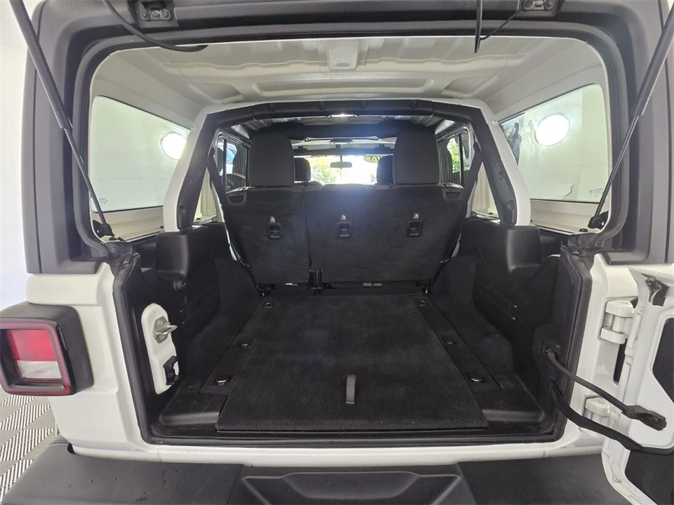 2018 Jeep JL Wrangler - Image 15 of 21
