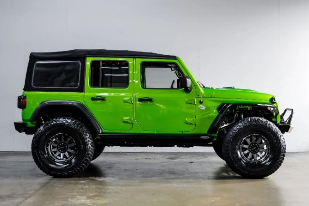 2018 Jeep Wrangler - Image 9 of 12