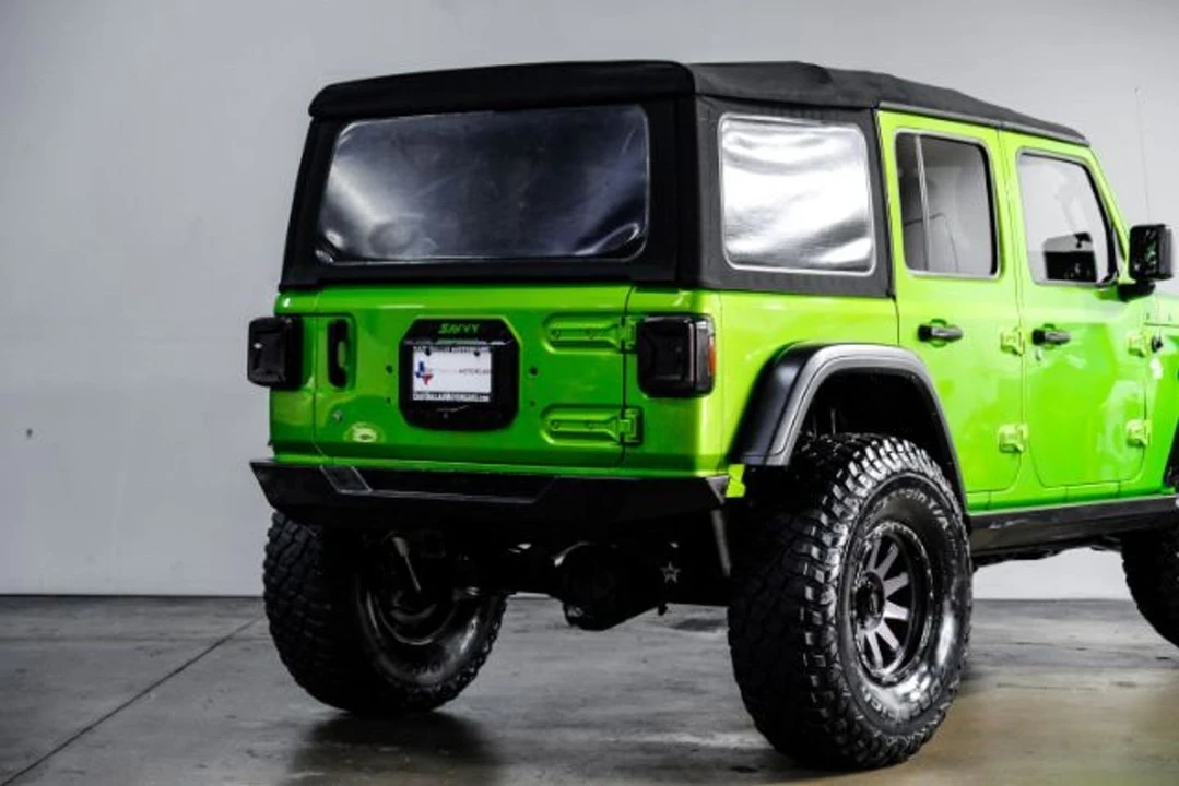 2018 Jeep Wrangler - Image 11 of 12