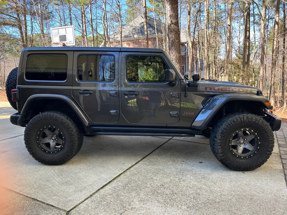 2018 Jeep JL Wrangler - Image 6 of 31
