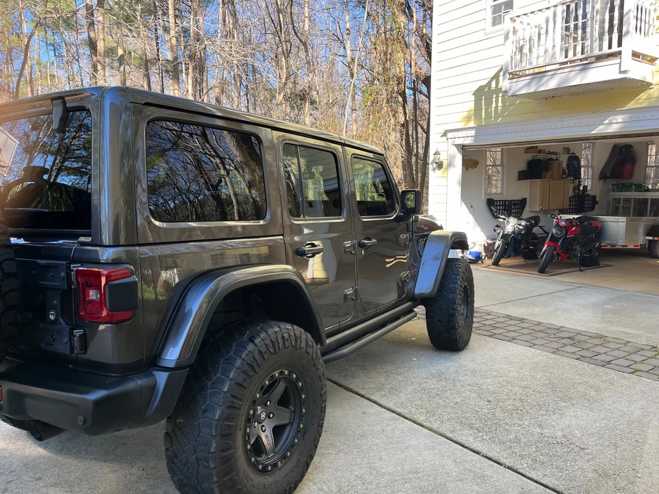 2018 Jeep JL Wrangler - Image 29 of 31