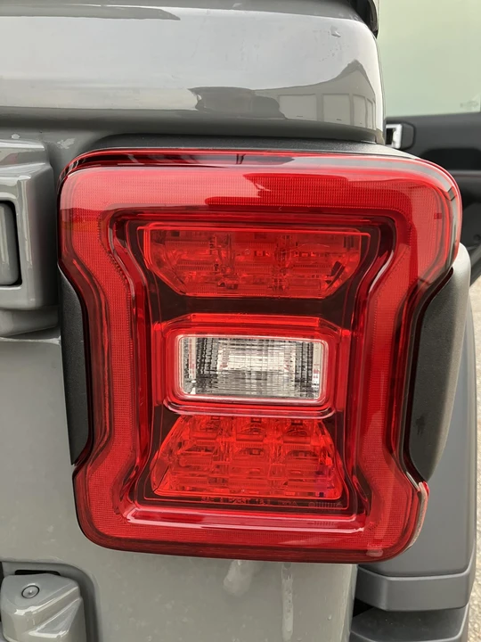 2018 Jeep JL Wrangler - Image 26 of 31